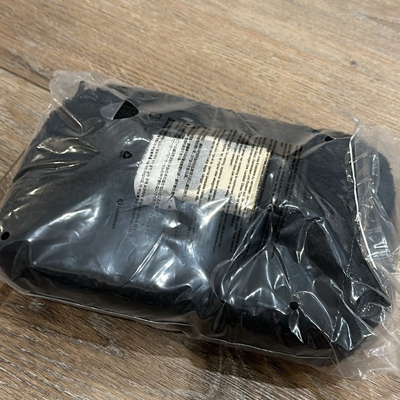NWT Lululemon Black Fleece 2L Belt Bag with Gold Hardware, Sold Out!! 😍 - Picture 11 of 11